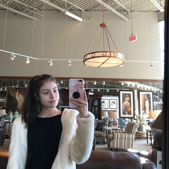 Meet your Posher, Clari - Picture 1 of 1